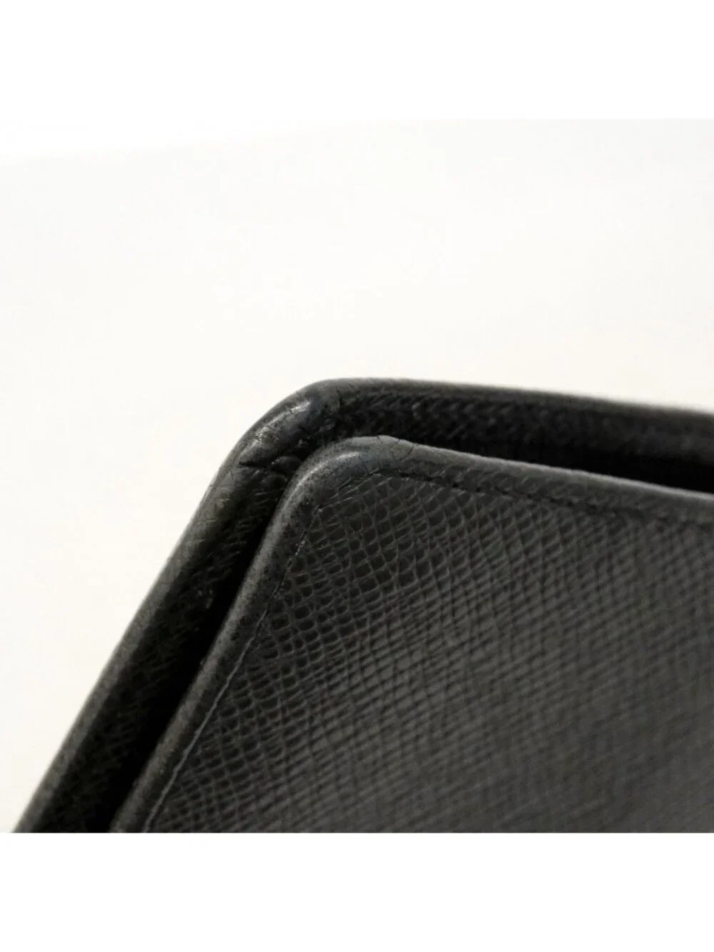 Louis Vuitton Wallet Taiga Portefeuille Brazza Ardoise